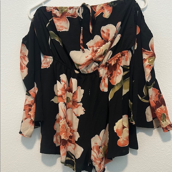 Floral Off-Shoulder Women's Top - Picture 1 of 6
